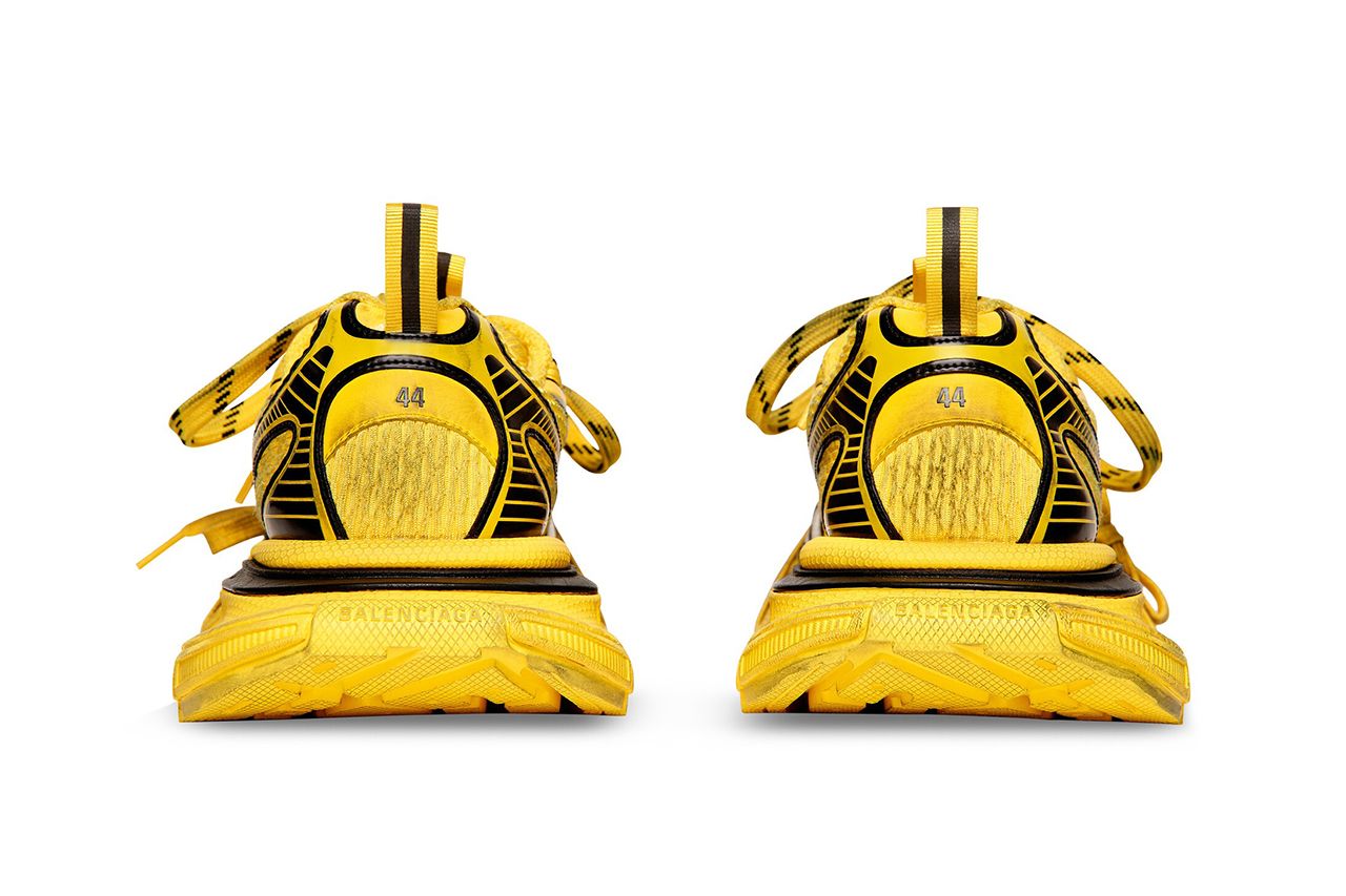 Balenciaga's new release: The 3XL trainer in "Yellow/Black"